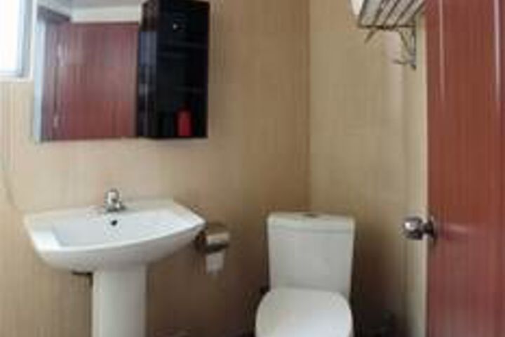 Room 8 of 94