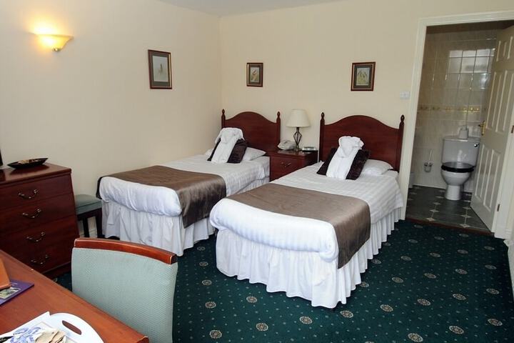 Room 2 of 34