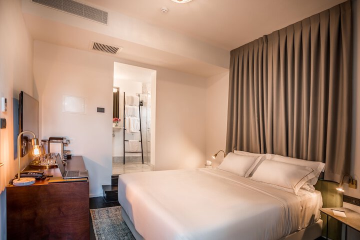 Room 14 of 85