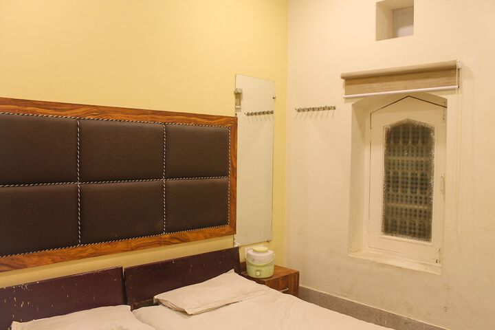 Room 18 of 62