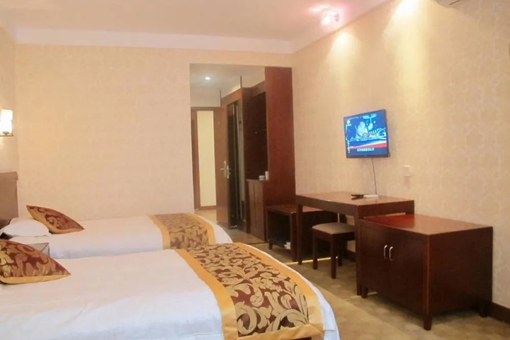 Room 3 of 15