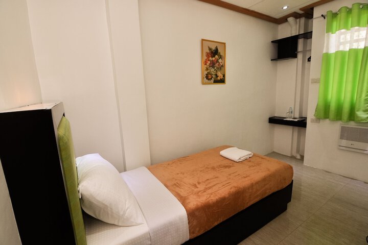 Room 5 of 35