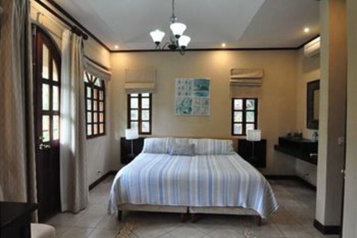 Room 7 of 24