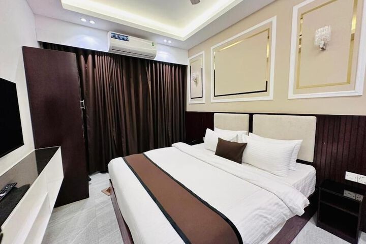 Room 17 of 46