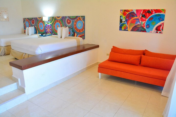 Room 30 of 136