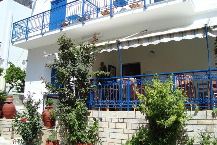 Vakhos