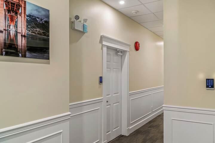 Ballroom/Hall 91 of 107