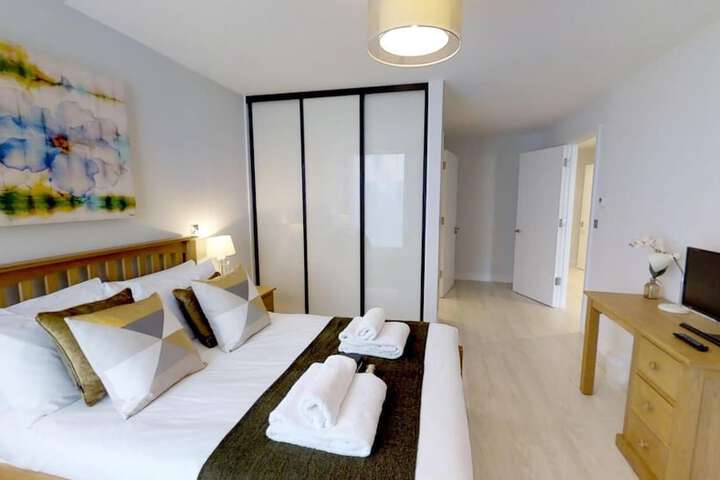 Room 4 of 20