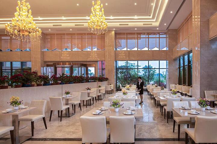 Vienna International Hotel (Guangdong Yunfu Emerging New City Plaza Store)