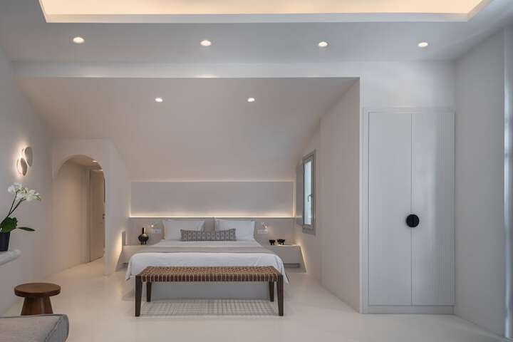 Room 83 of 154