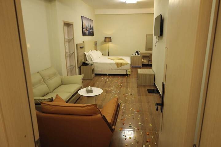 Room 3 of 6