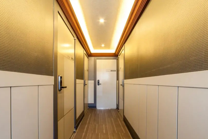 Room 13 of 21