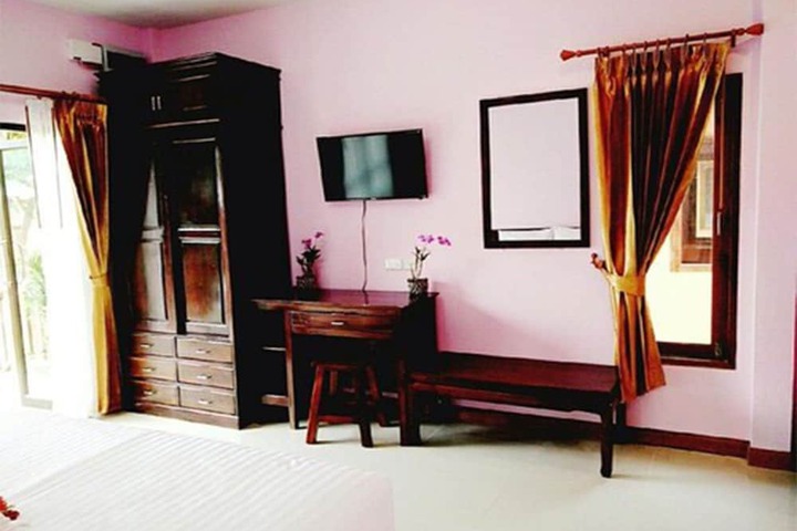 Room 8 of 53