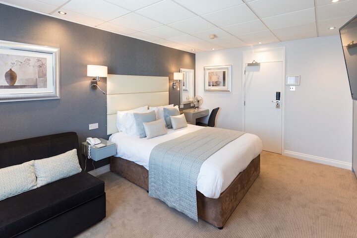 Room 18 of 114
