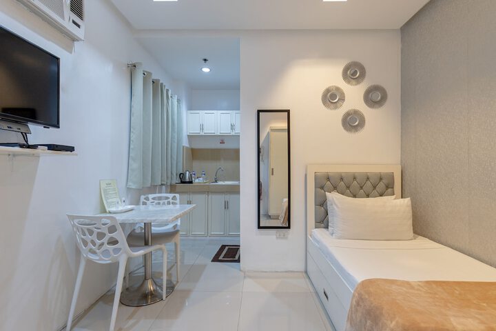 Room 12 of 30