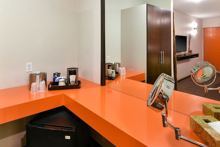 Room 10 of 40
