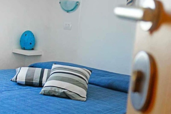 Room 4 of 14