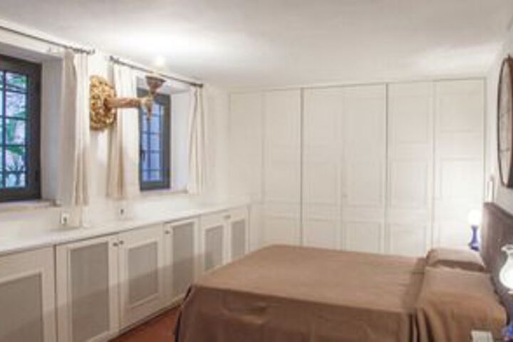 Room 11 of 30