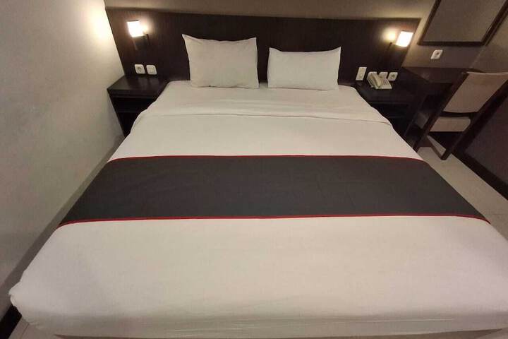 Room 2 of 8