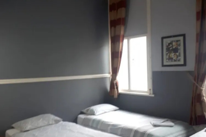 Room 8 of 23