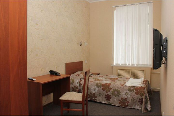 Room 1 of 10