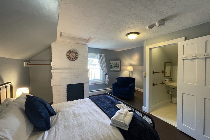 Room 16 of 43
