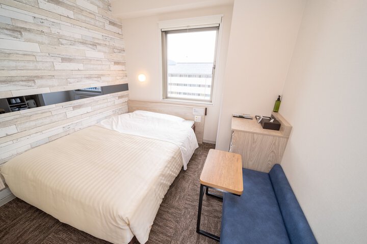Room 6 of 65