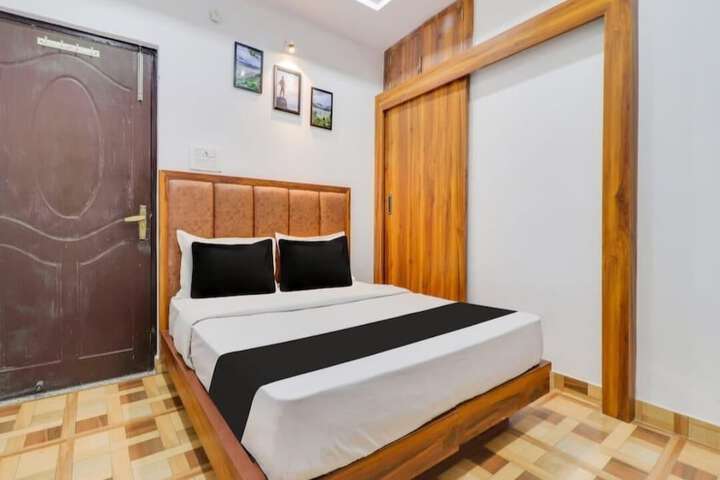 Room 8 of 19