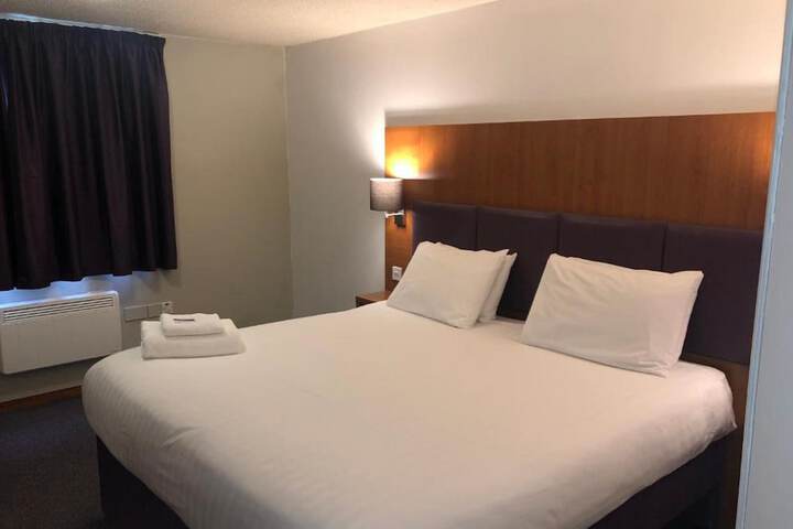 Room 7 of 18
