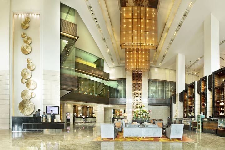 Entrance & Lobby
