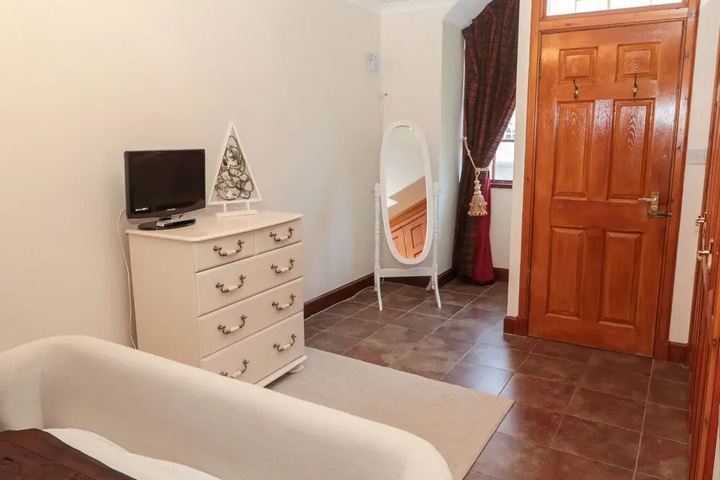 Room 3 of 18
