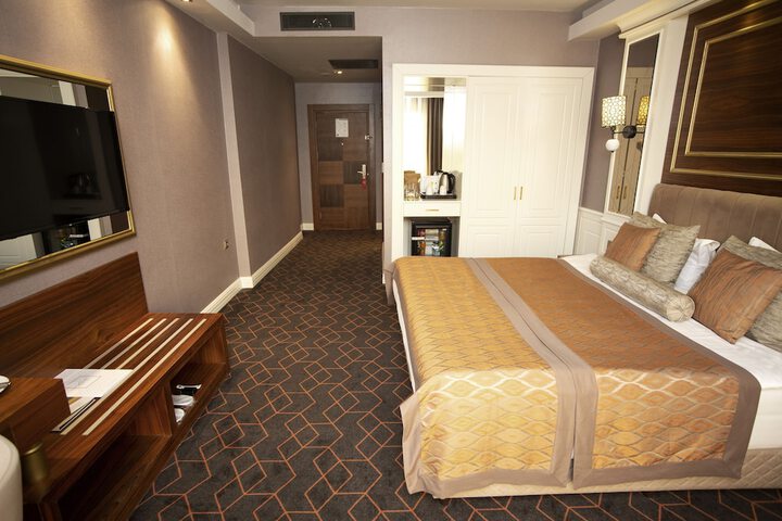 Room 11 of 70