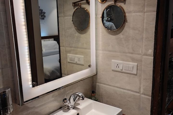 Room 21 of 26