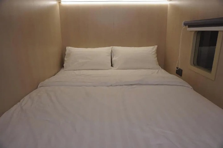 Room 6 of 21