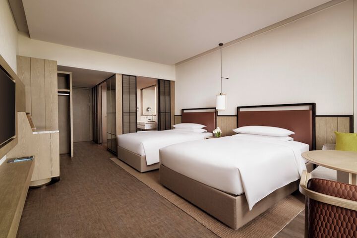 Room 30 of 136
