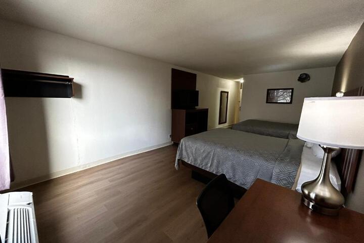 2 Queen Beds (5 of 11)