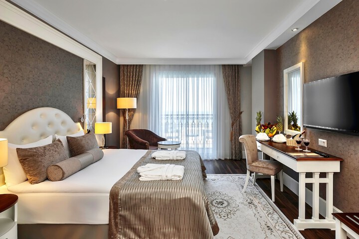 Room 11 of 74