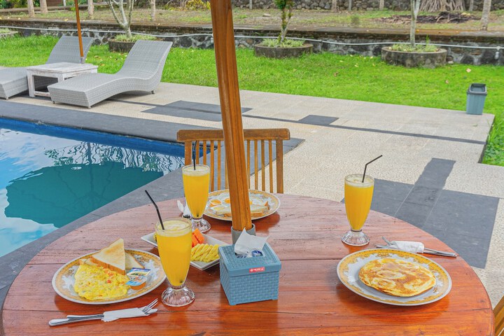 Breakfast/Coffee Service 77 of 90