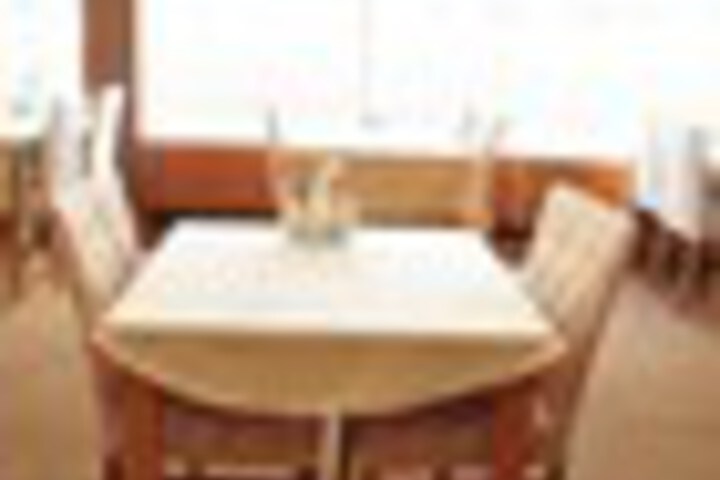 Dining 74 of 93