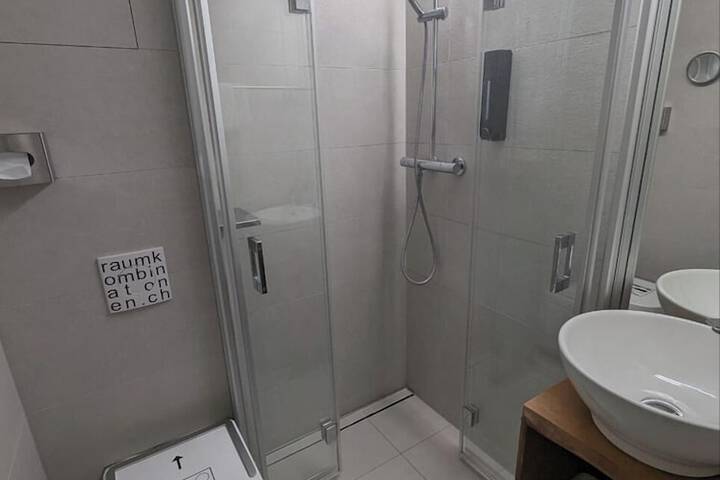 Room 106 of 111