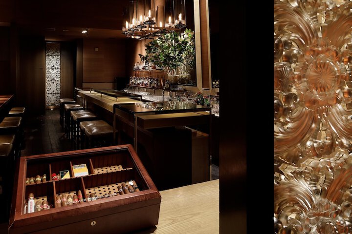 Lounge 195 of 216
