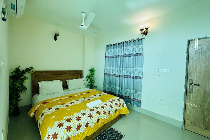 Room 14 of 25