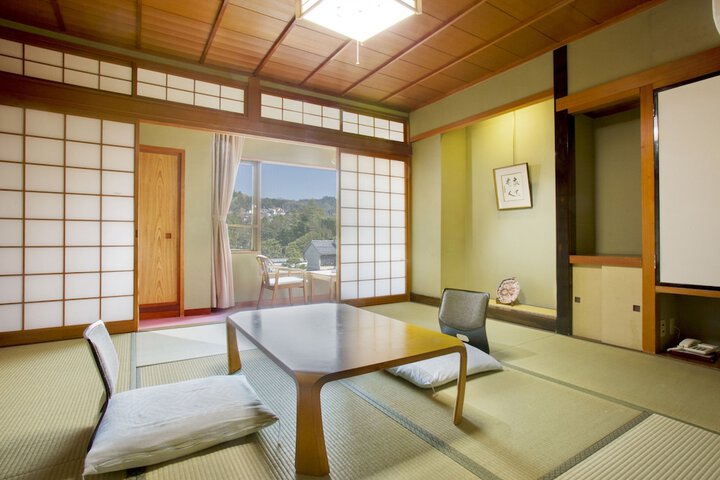Room 6 of 26