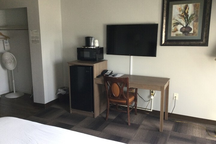 Room 6 of 19