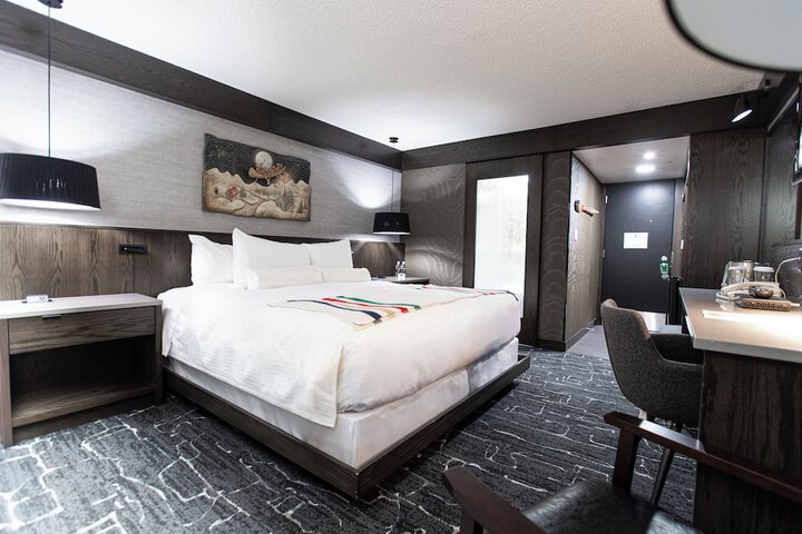 Room 10 of 34