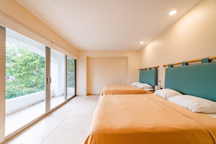 Room 9 of 60