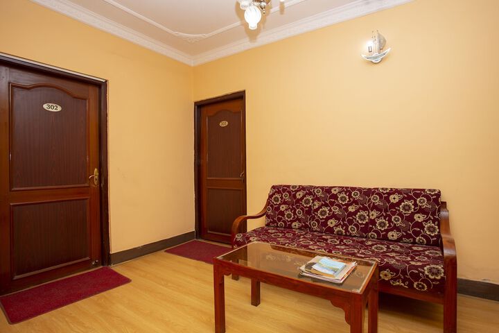 Room 32 of 49