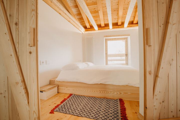 Room 6 of 67