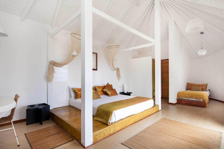 Room 10 of 72