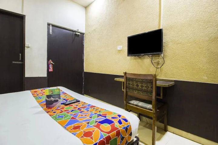 Room 5 of 12